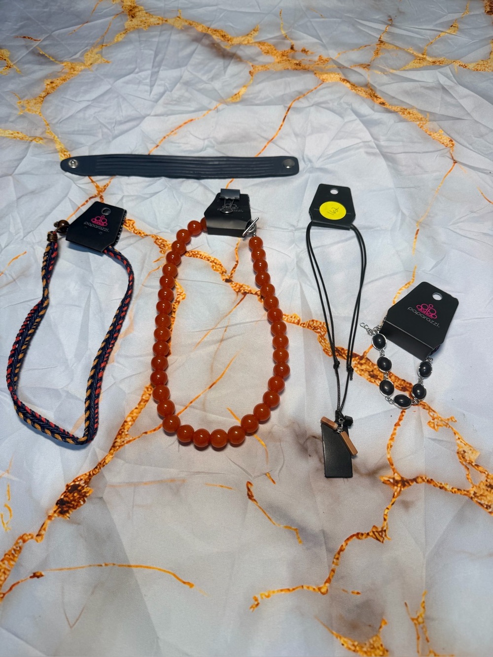 Paparazzi lot one very heavy necklace !